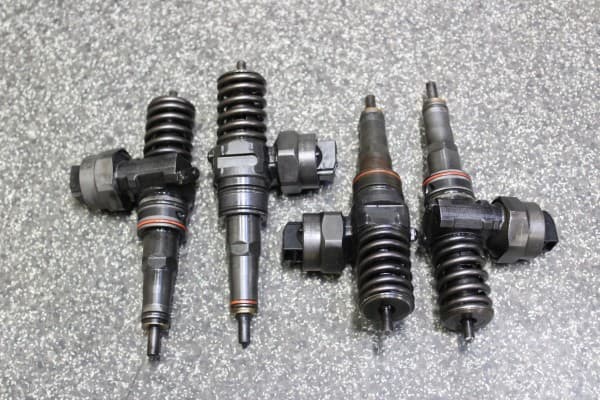 Bomba inyectora Volkswagen OE diésel original usado 7