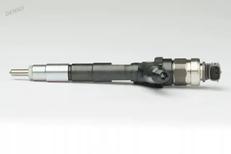 Inyector Denso DCRI300300 para Nissan Murano y Navara nuevo 6