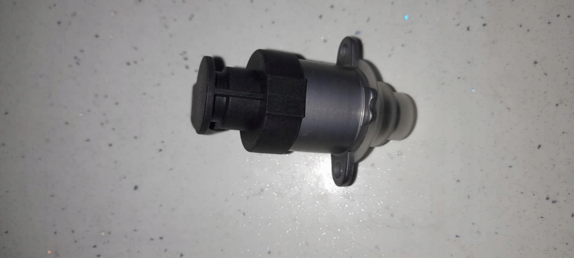 Regulador de presión de combustible Vemo V10-11-0854 nuevo 2