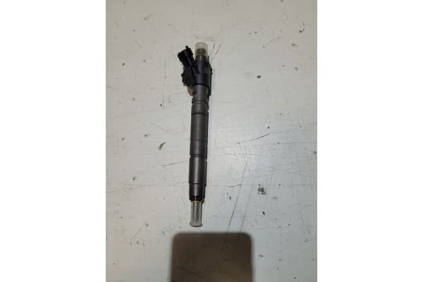 Inyector Bosch 0 986 435 424 para Volvo usado