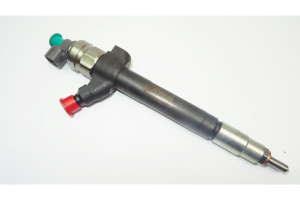 Inyector Denso DCRI107060 usado 6