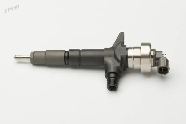 Inyector Denso DCRI301900 para Isuzu D-Max usado 2