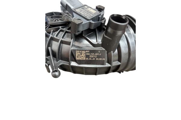 Tubo de manguera de aire Audi 04E145641J nuevo 3