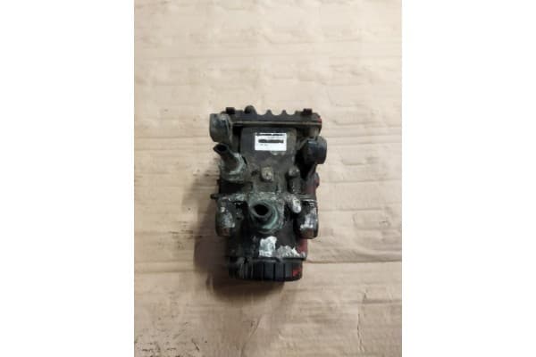 Válvula moduladora Ebs Man Tga 0486203016 usado 2