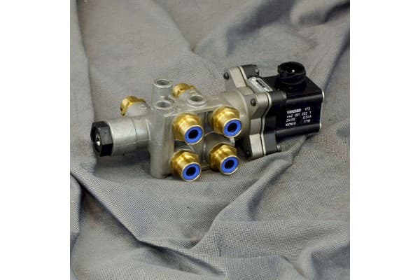 Válvula de elevación de eje Wabco 4630840410 usado