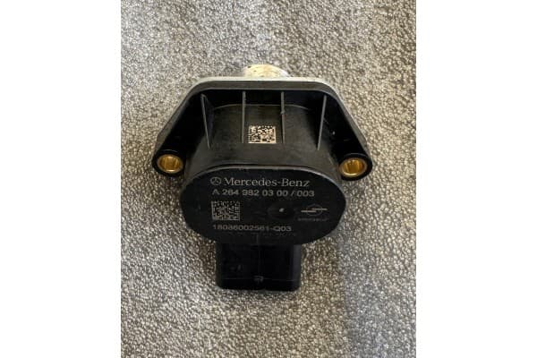 Válvula solenoide Mercedes A2649820300 nuevo