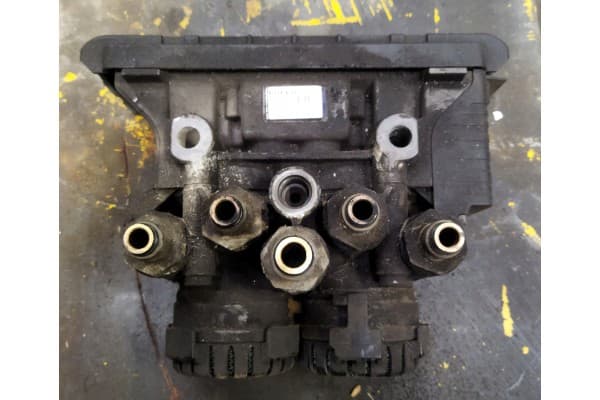 Válvula Moduladora Ebs Volvo 22225552 K093191 usado 2