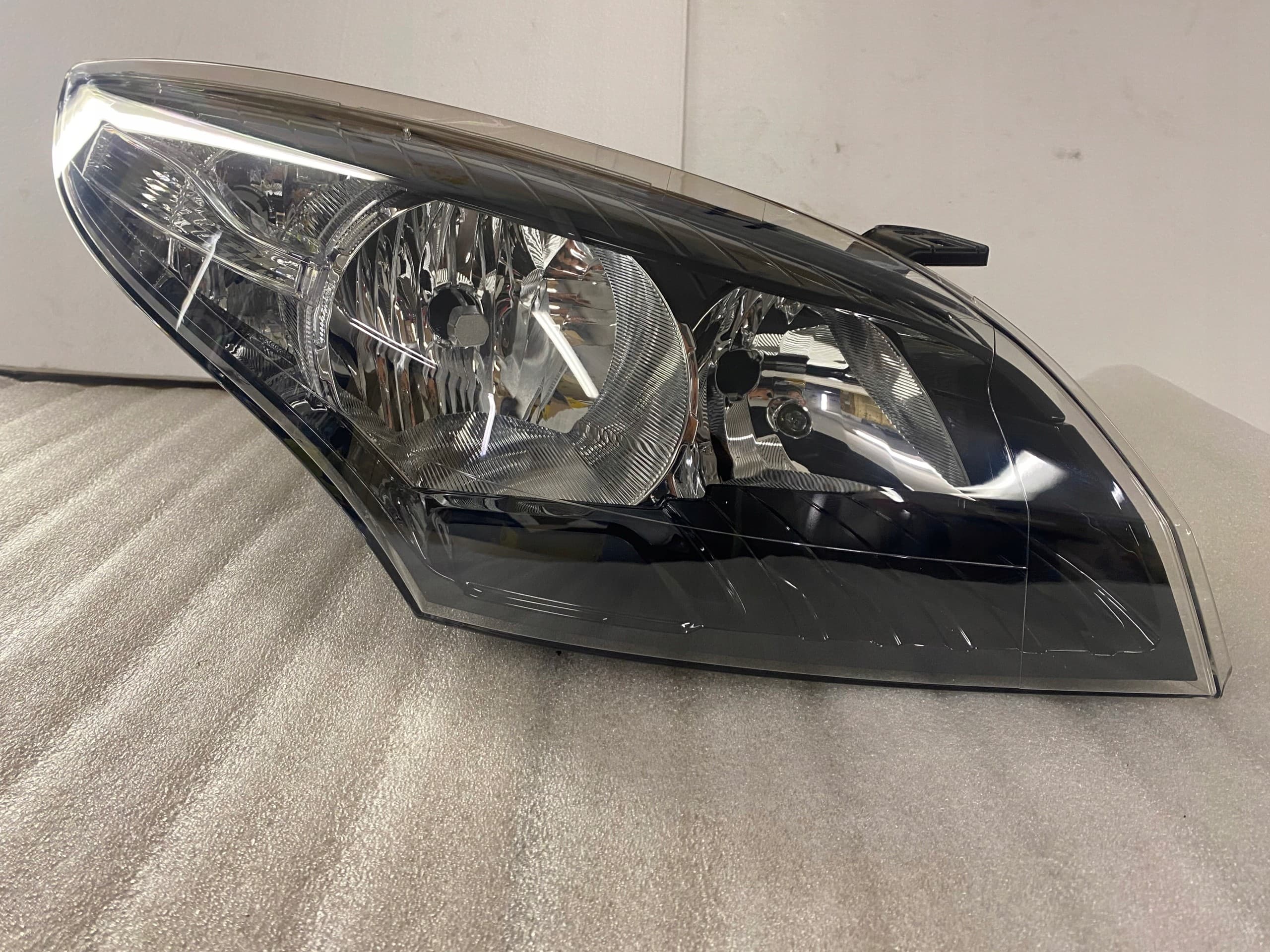 Faro derecho 711307023255 Magneti Marelli nuevo 4