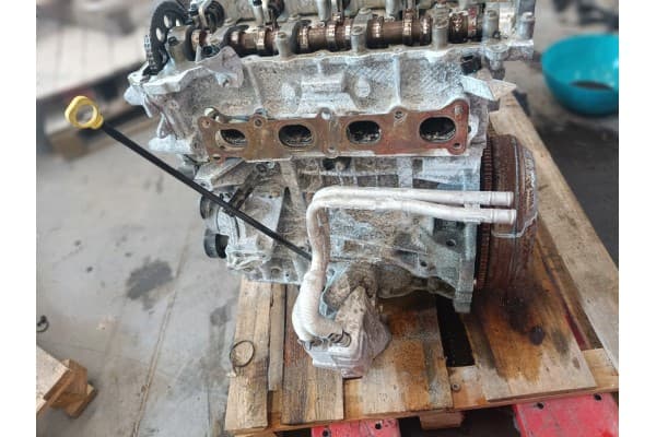 Bloque de Motor Jeep Cherokee KL 2.4L usado 10