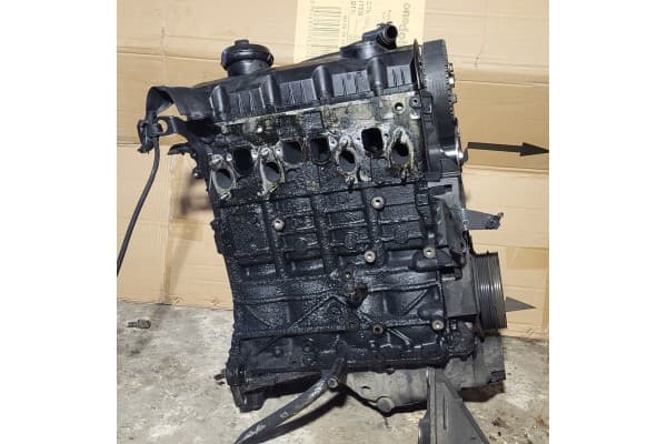Motor trasero VW Passat B5 Lift 2.0 TDI Bgw usado 3
