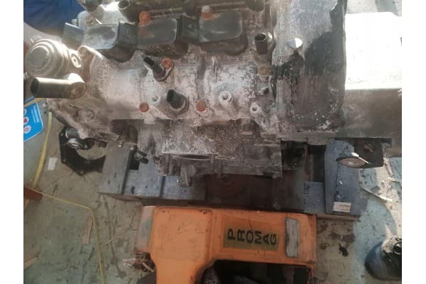 Motor desnudo VW Skoda 1.0 TSI para Trench usado 4
