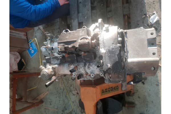 Motor desnudo VW Skoda 1.0 TSI para Trench usado 9