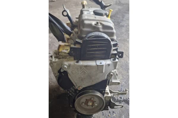 Motor Peugeot Bipper Citroën C3 II 1.1 B Hfv usado