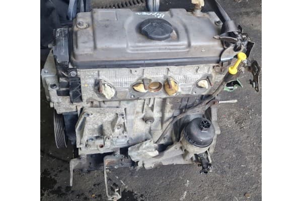 Motor Peugeot Bipper Citroën C3 II 1.1 B Hfv usado 2