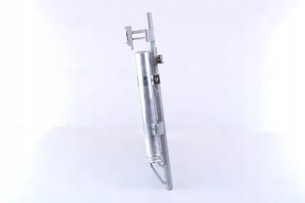 Condensador de aire acondicionado Nissens 940406 usado 4