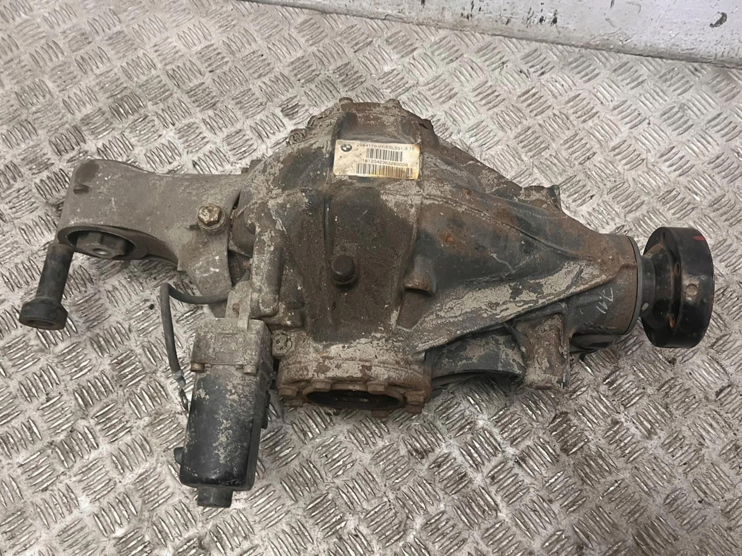 Puente diferencial trasero BMW M5 F10 2284170 original usado