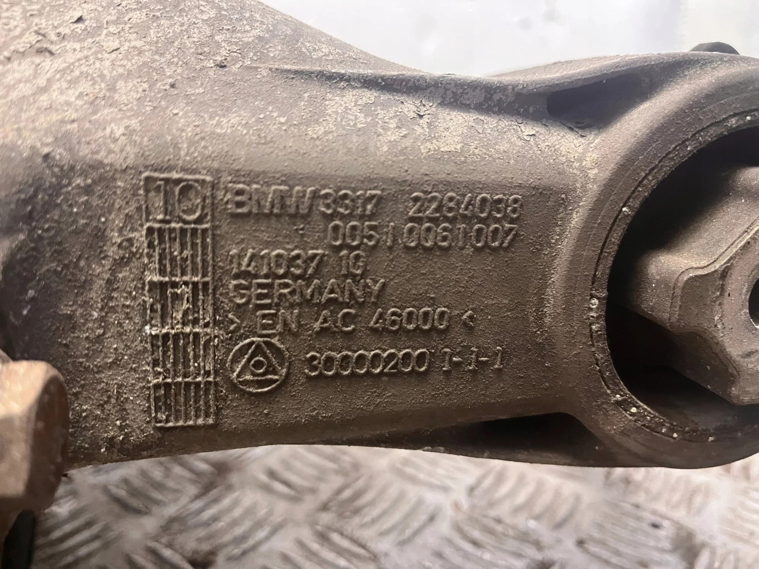 Puente diferencial trasero BMW M5 F10 2284170 original usado 8
