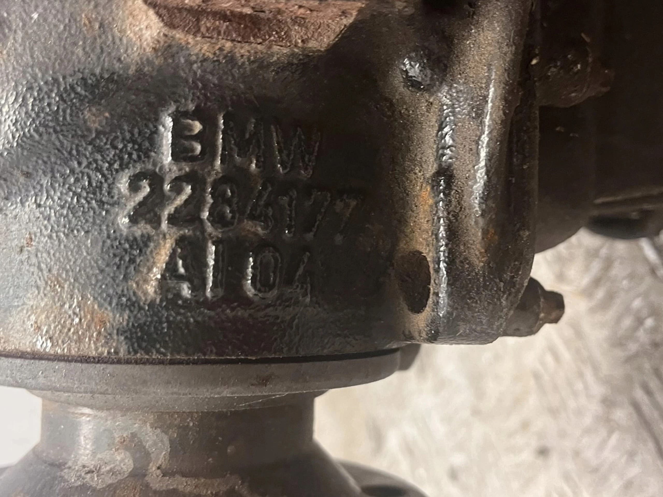 Puente diferencial trasero BMW M5 F10 2284170 original usado 11