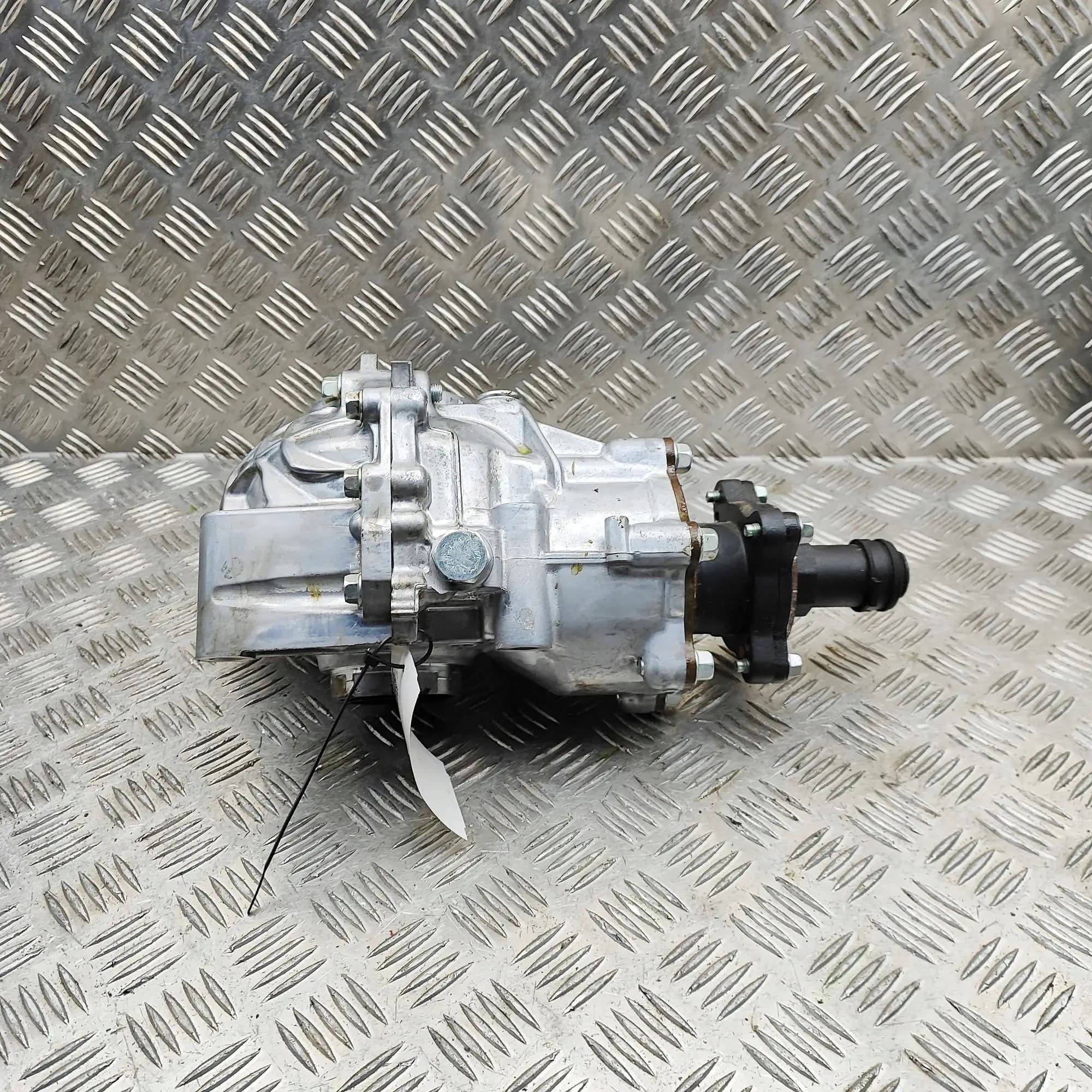 Reductor delantero Mazda Cx-80 (KL) TAA327100J 3.3L 187 kW 2025 usado 3