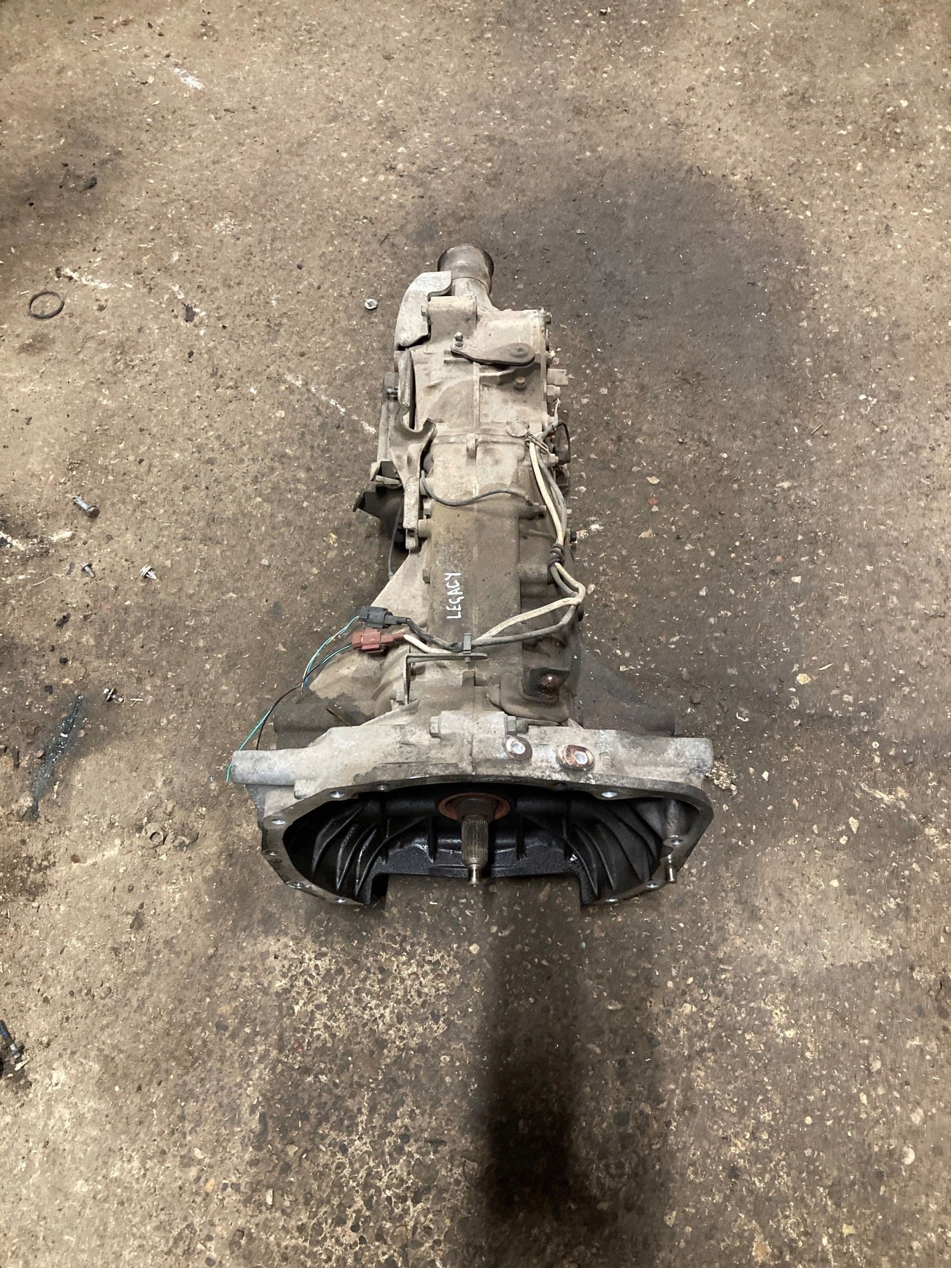 Caja de cambios manual de 6 velocidades para Subaru Legacy usado