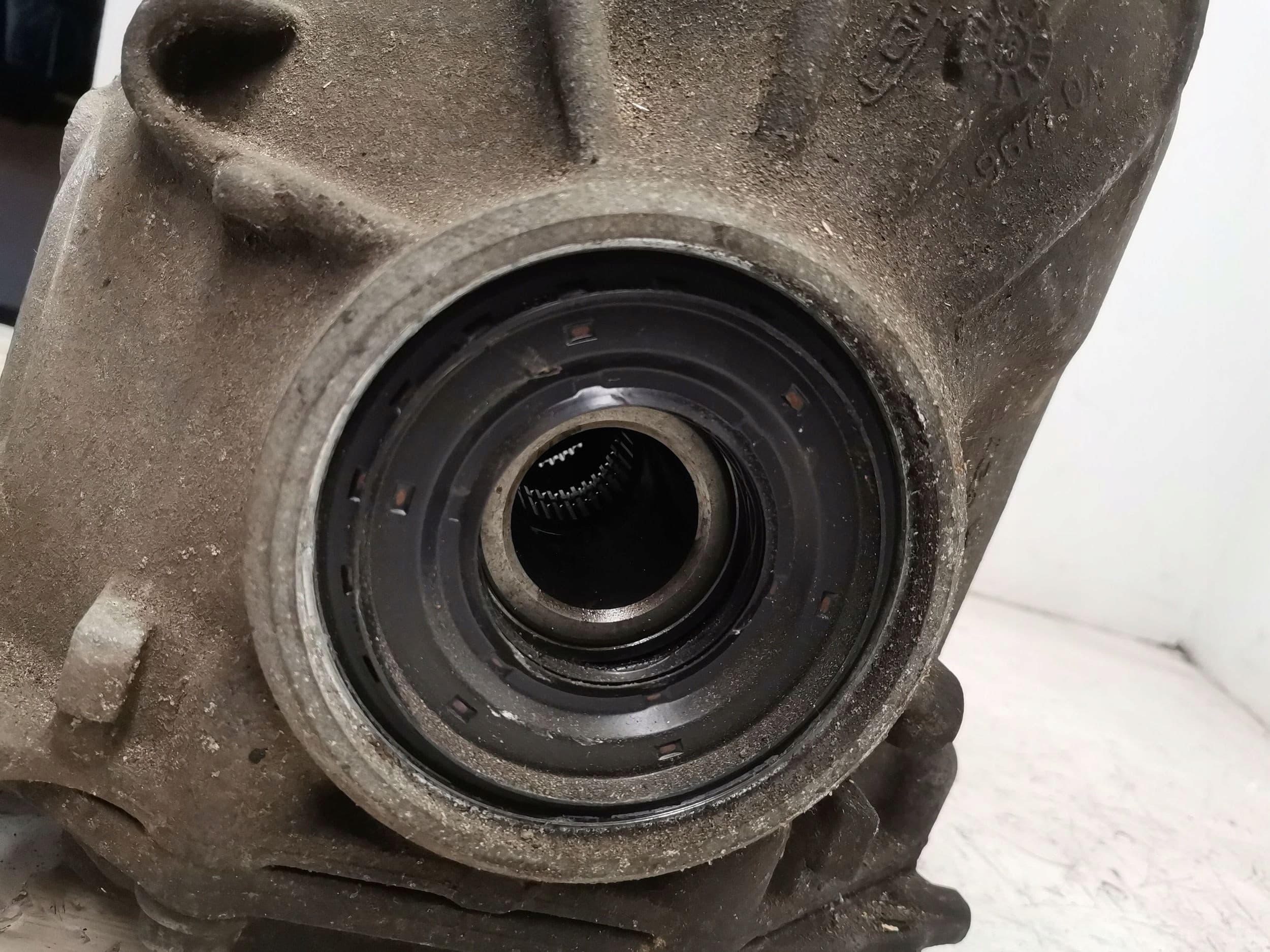 Diferencial trasero BMW Serie 7 G11 G12 2018 8619107 usado 4