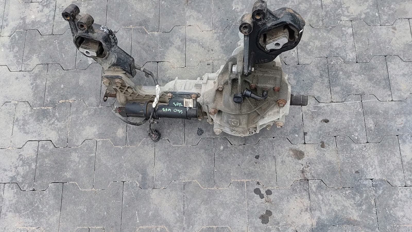 Dodge Ram IV 09- Reductor Puente Delantero 3.92 P68257422AC usado 2