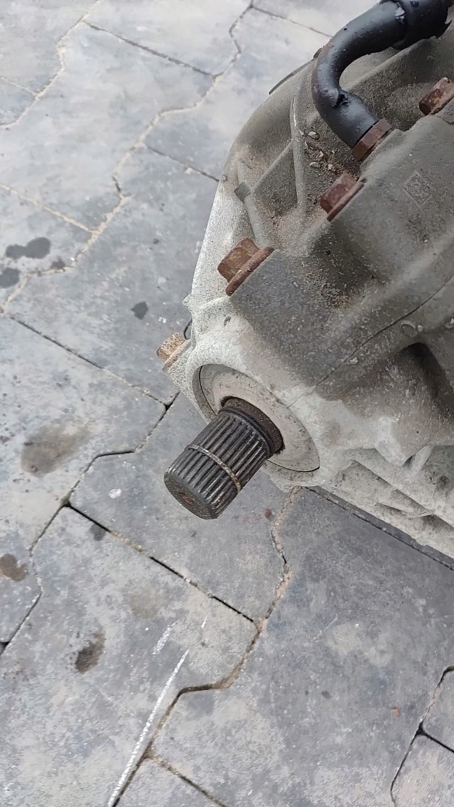 Dodge Ram IV 09- Reductor Puente Delantero 3.92 P68257422AC usado 5