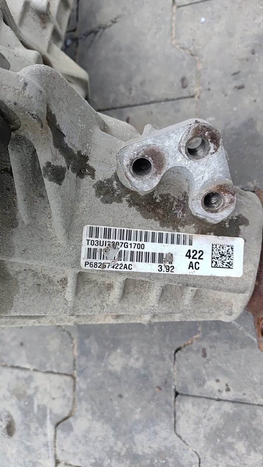 Dodge Ram IV 09- Reductor Puente Delantero 3.92 P68257422AC usado 6