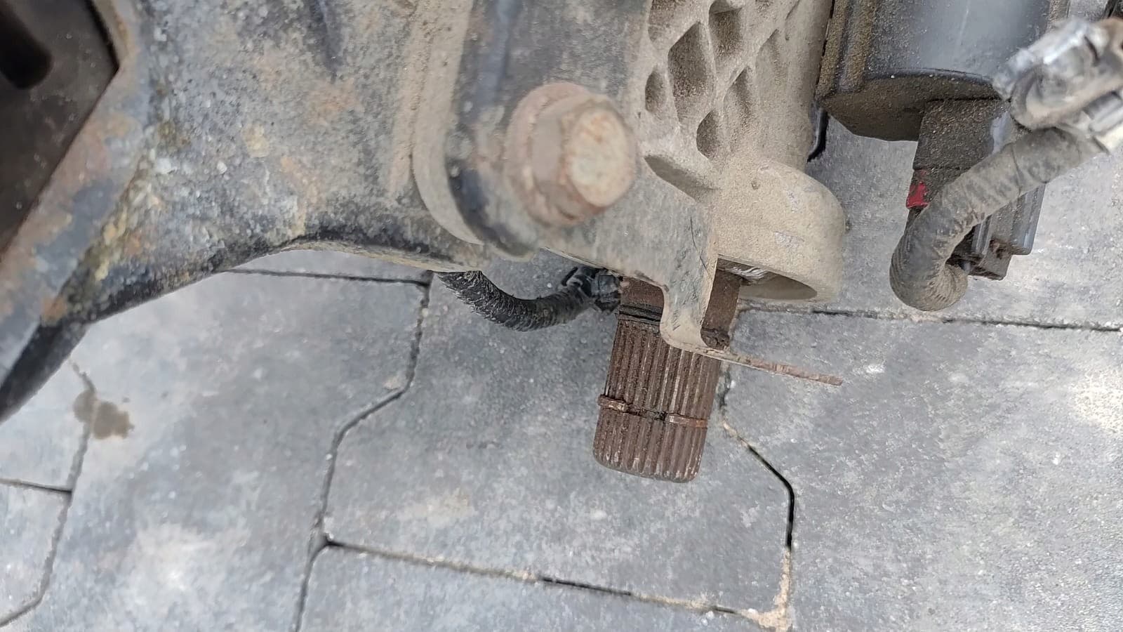 Dodge Ram IV 09- Reductor Puente Delantero 3.92 P68257422AC usado 8