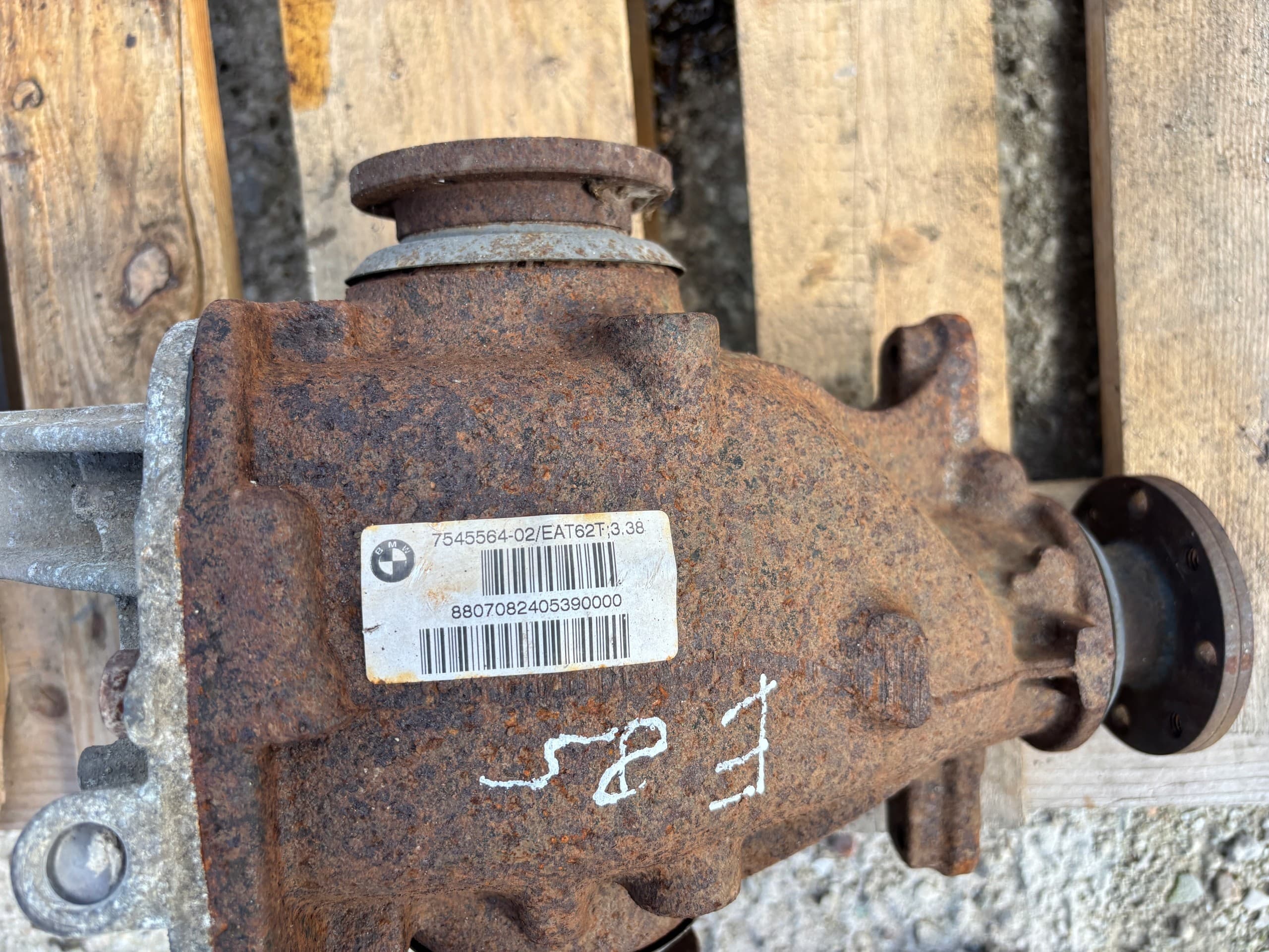 Puente diferencial trasero BMW Z4 E85 7545564 3.38 con bridas usado 2