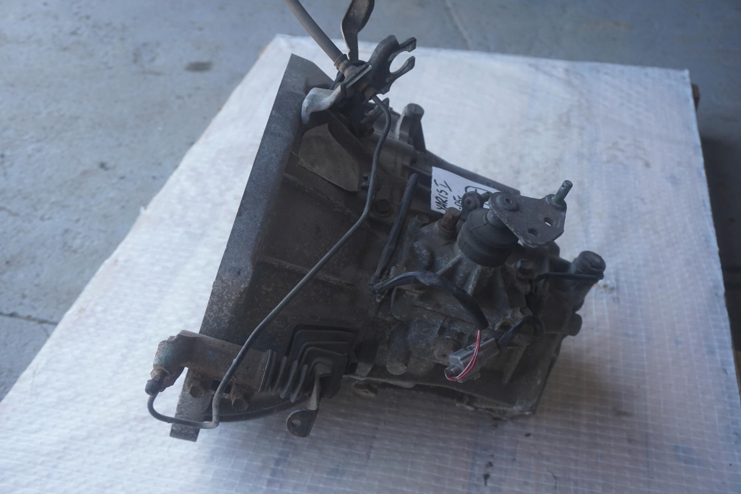Caja de Cambios Toyota Yaris I 1.0 / 1.3 Gasolina 2002 usado 5