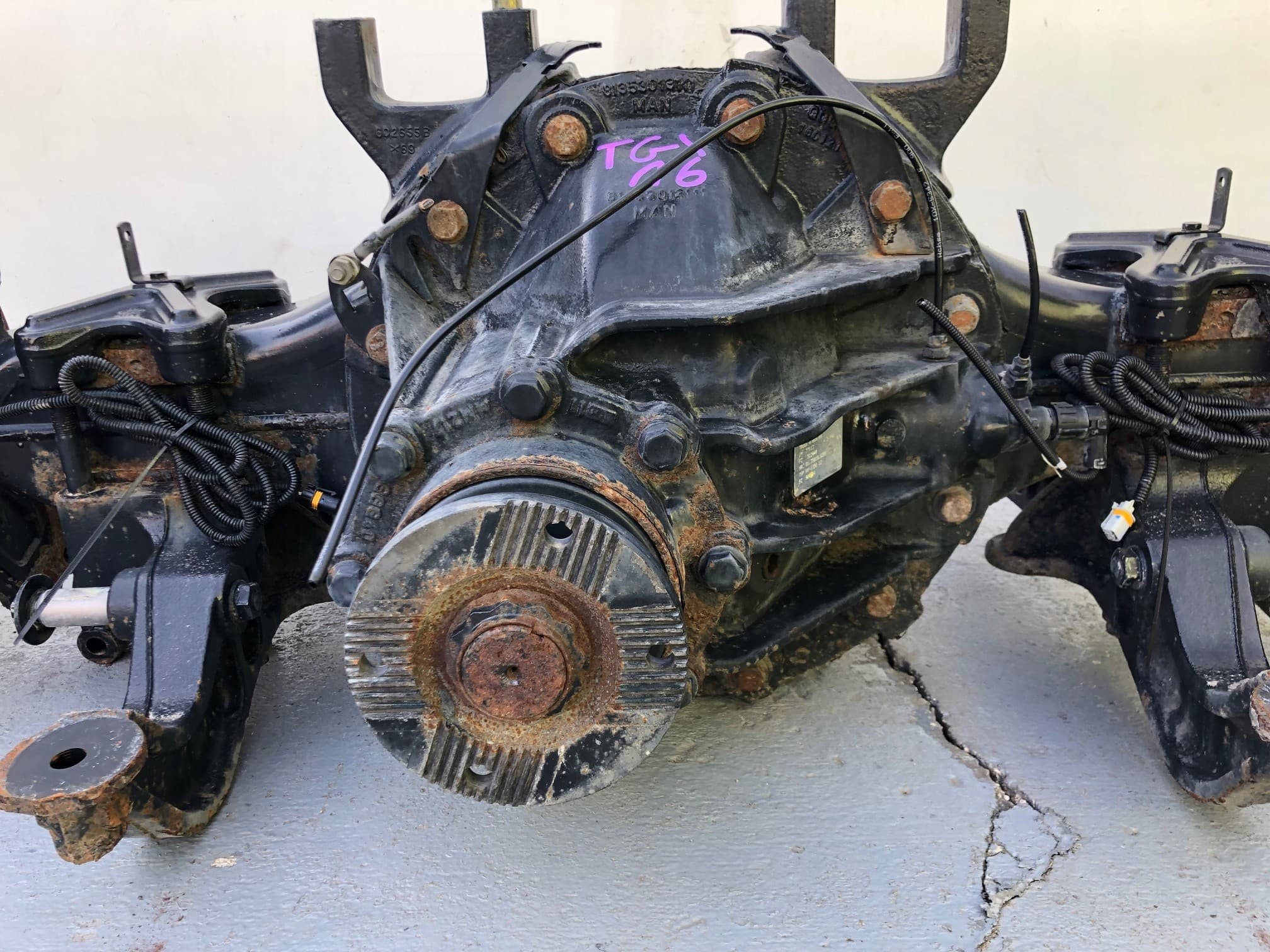 Inserto de puente trasero Man Tga Tgx Tgs Hy-1350 37/13 2,8 usado 3