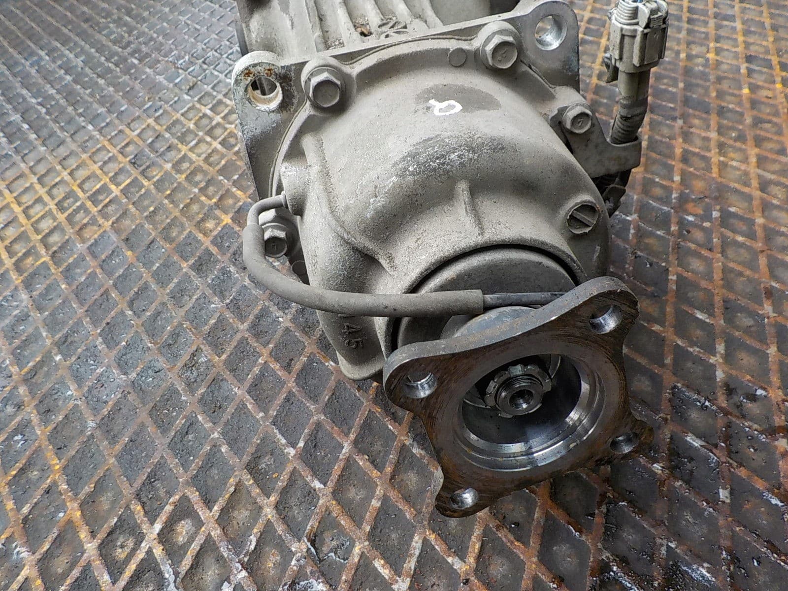 Puente Diferencial Original Nissan Qashqai J10 2.0 DCI usado 3