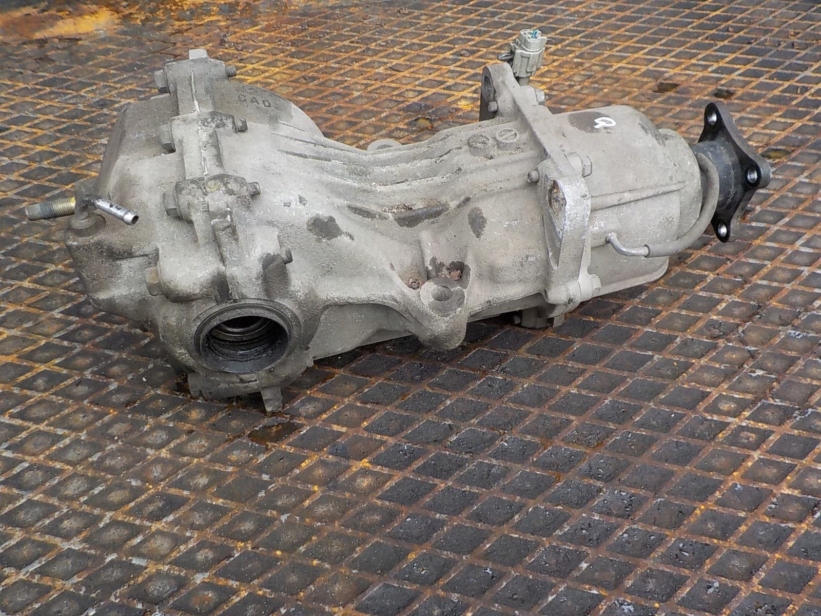 Puente Diferencial Original Nissan Qashqai J10 2.0 DCI usado 4