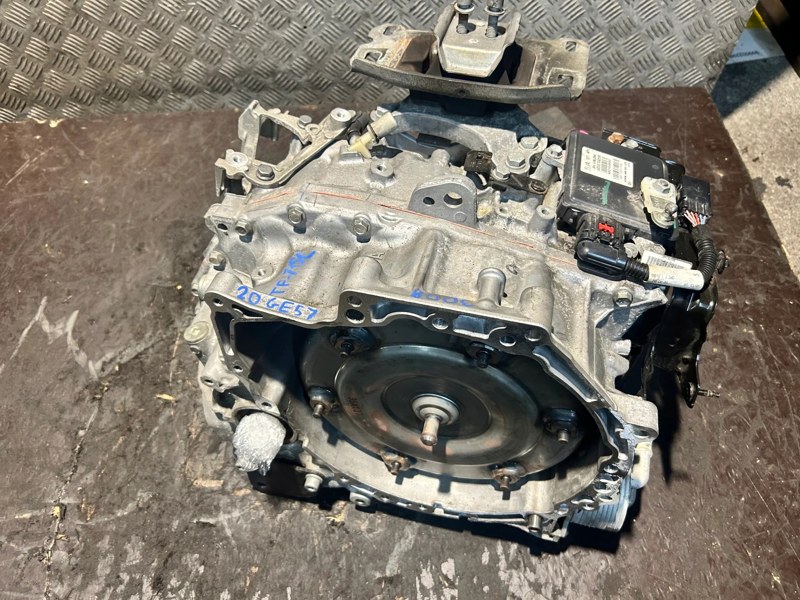 Caja de cambios automática Peugeot 3008 II Tf-71SC 20GE57 usado