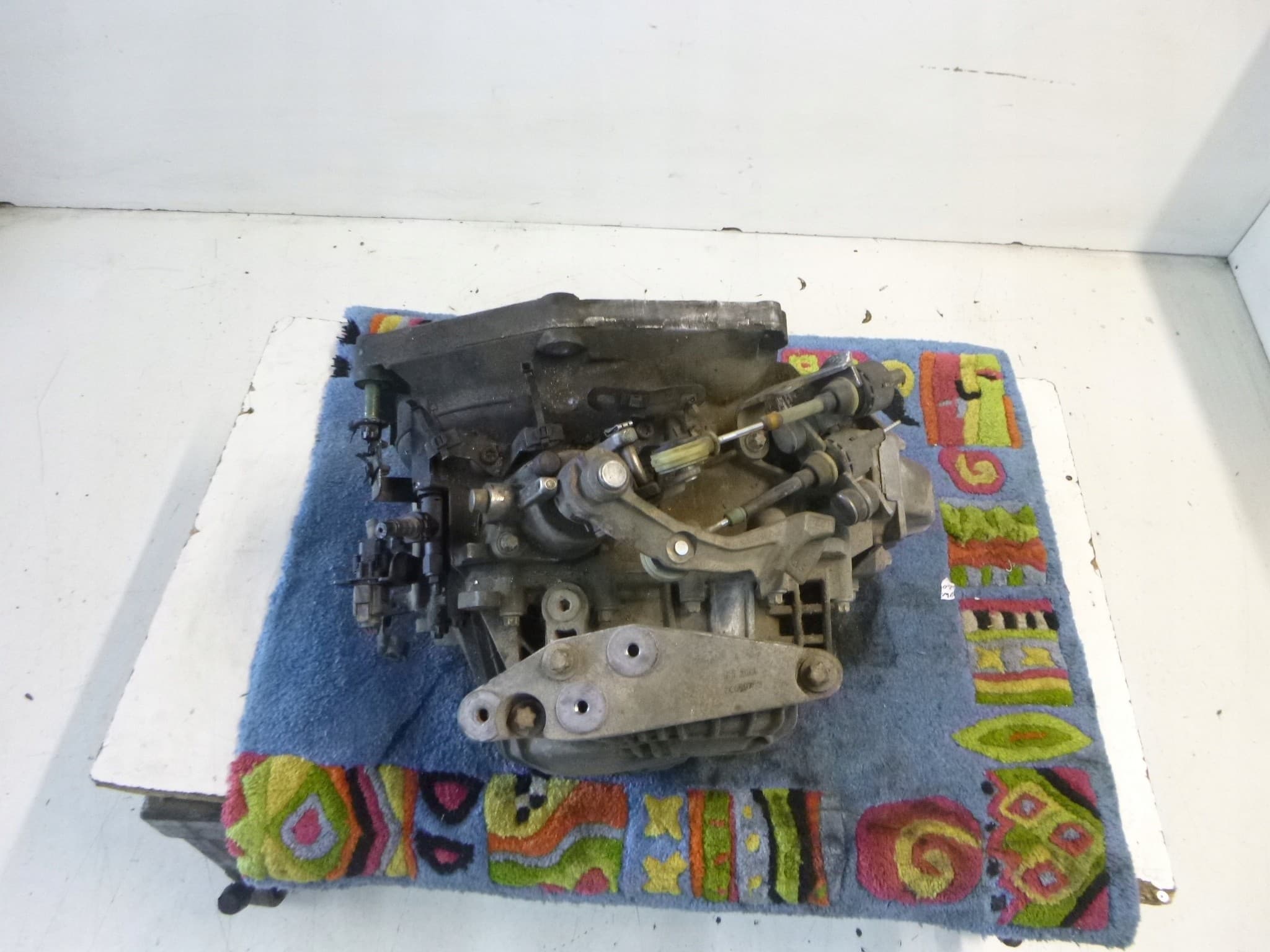 Caja de cambios Opel Astra H 1.9D 6 velocidades 2005 usado