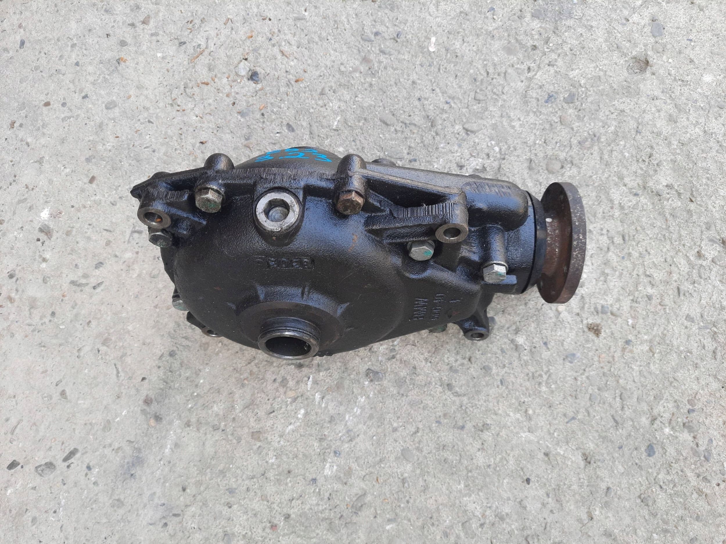BMW E83 X3 Puente Diferencial Delantero 3.23 7544473 usado