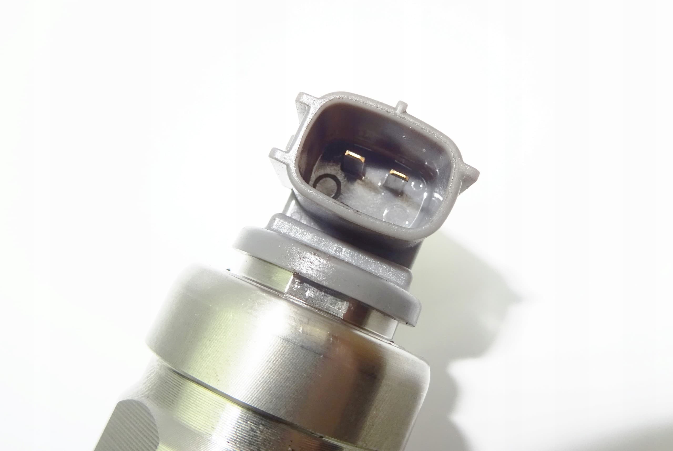 Inyector Denso DCRI107670 nuevo 4