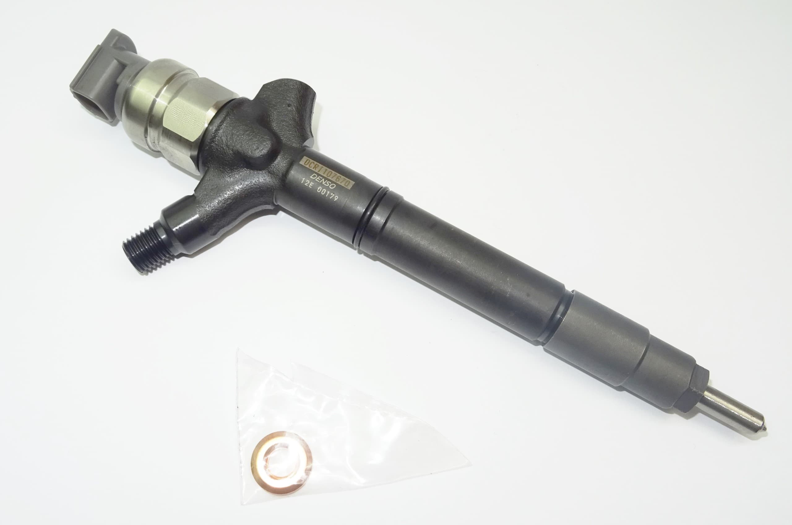 Inyector Denso DCRI107670 nuevo 5