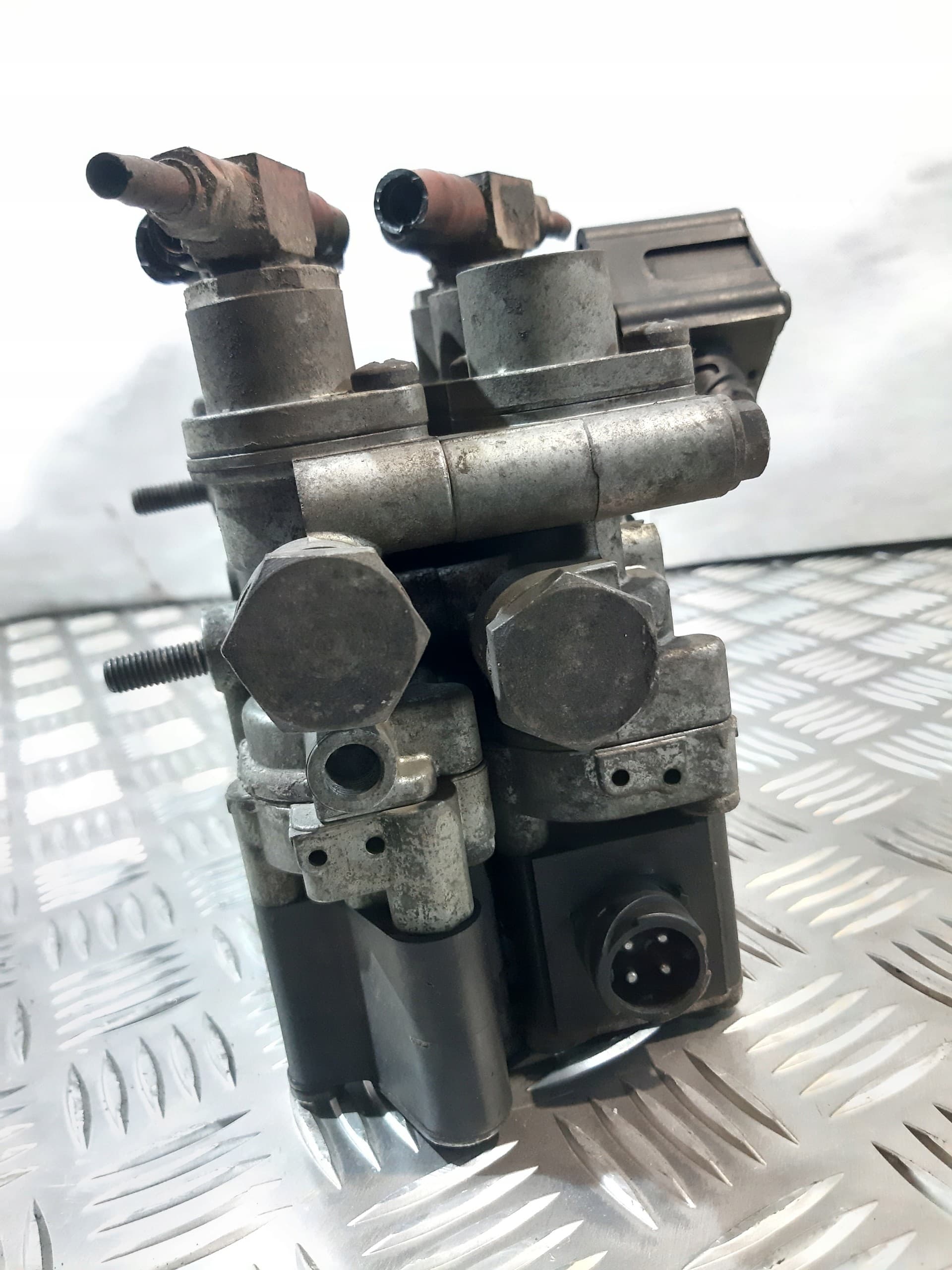 Válvula magnética Wabco 4729000560 usado 4