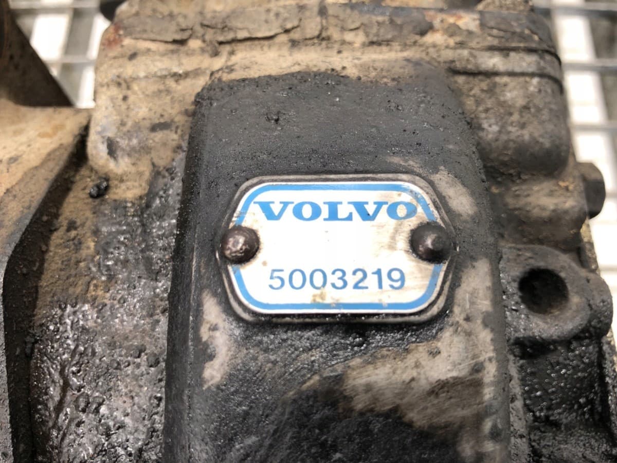 Compresor Volvo FL6 1985-2000 FL612 LK3813 5003219 usado 6