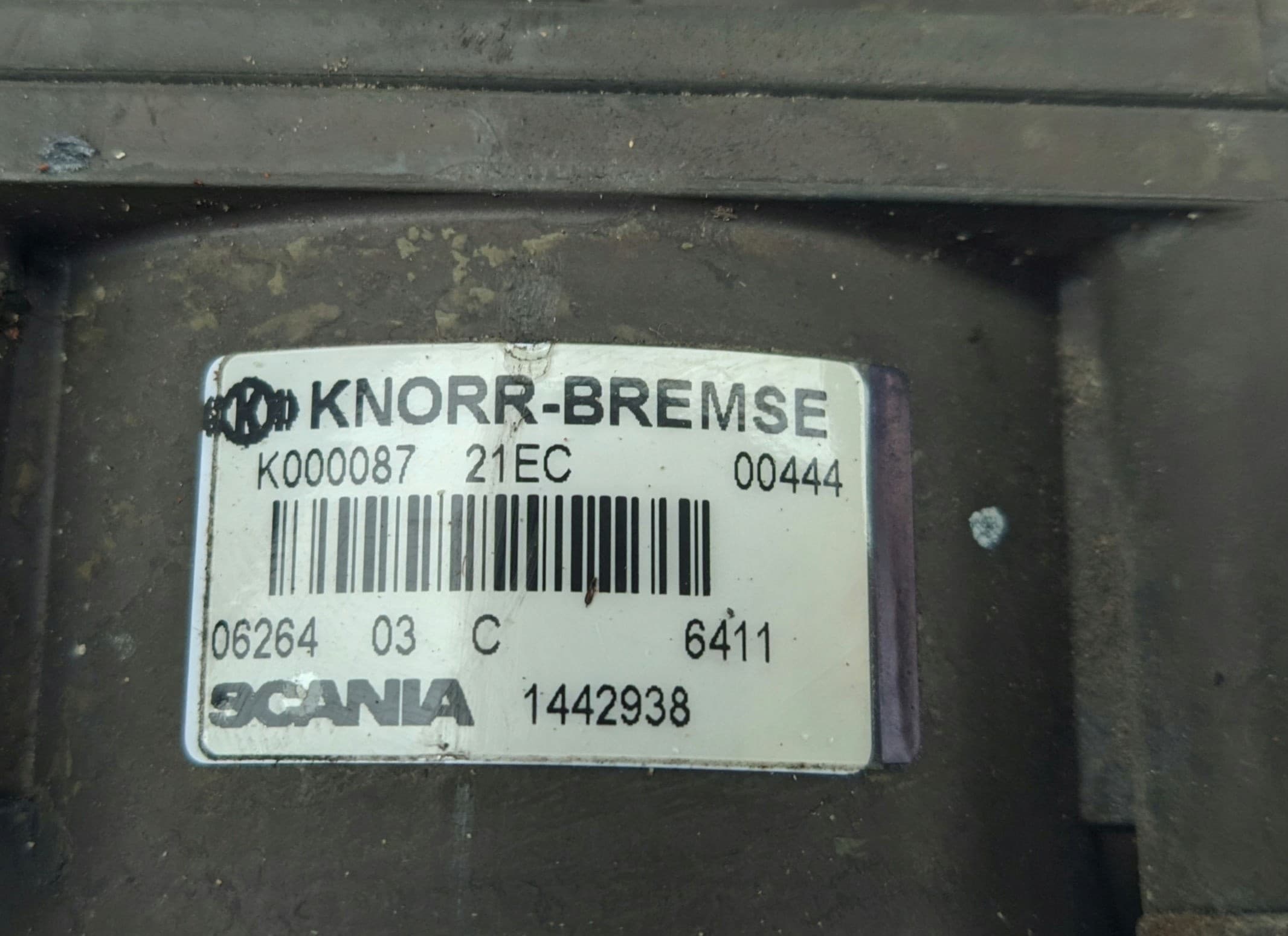 Válvula Principal de Freno Scania 1442938 para Scania R usado 10