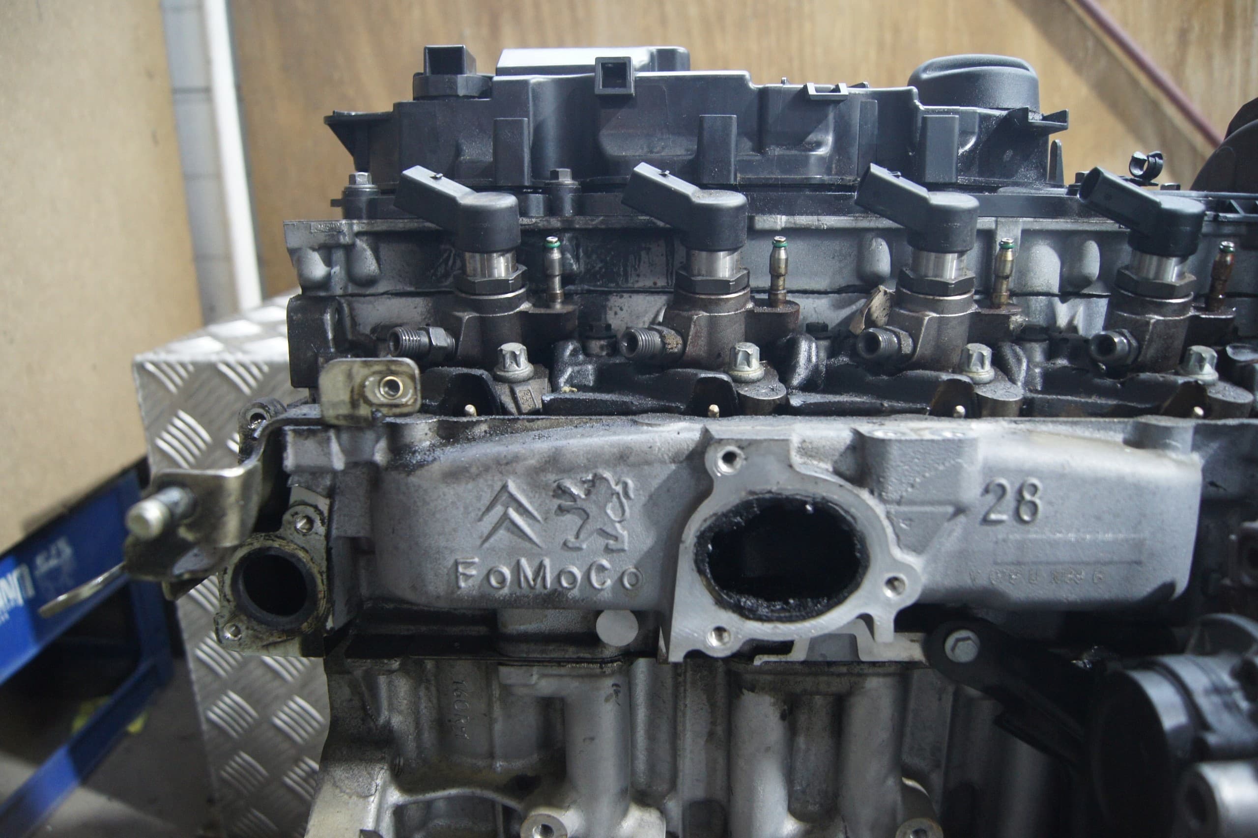 Motor Citroën DS4 9H05 1.6 HDI Bomba de Inyección usado 9
