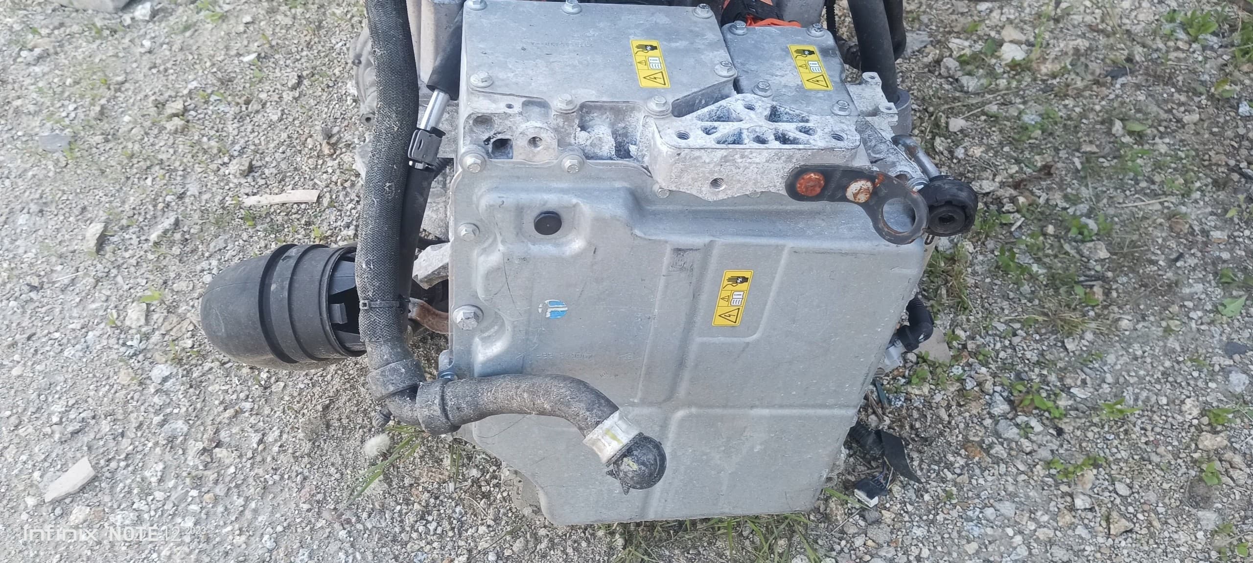 Motor eléctrico trasero Renault Zoe Kangoo sin accesorios usado 3