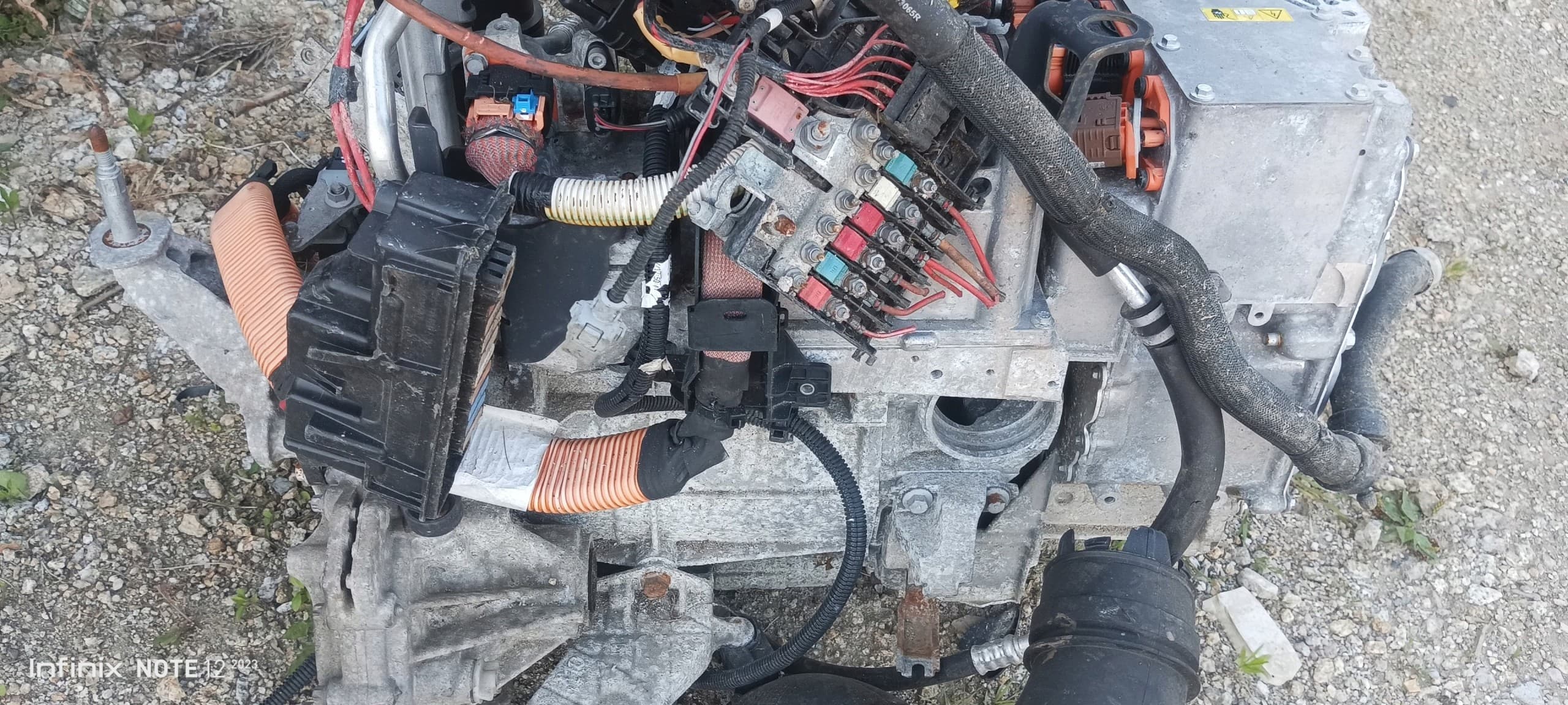 Motor eléctrico trasero Renault Zoe Kangoo sin accesorios usado 4