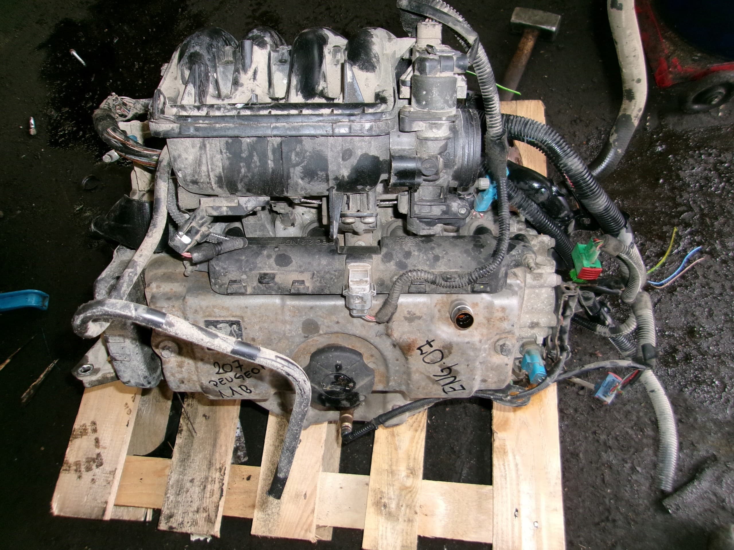 Motor Completo con Accesorios Peugeot 206 1.1B usado