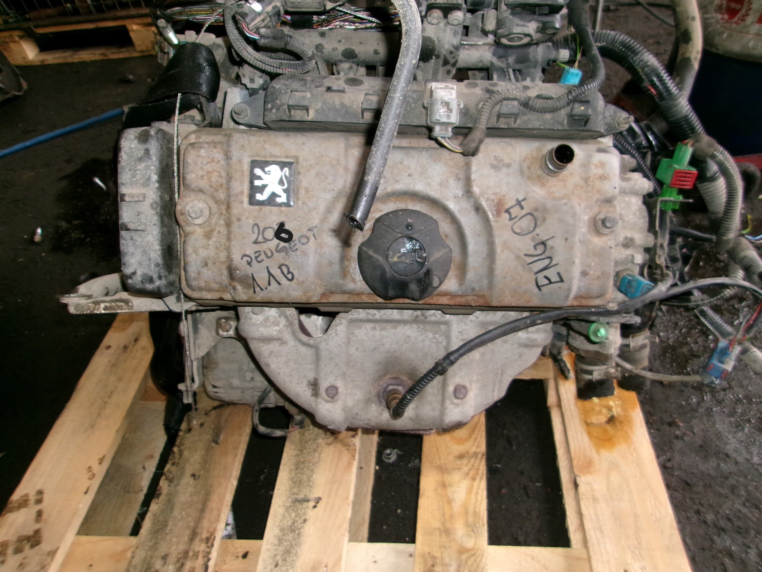 Motor Completo con Accesorios Peugeot 206 1.1B usado 2