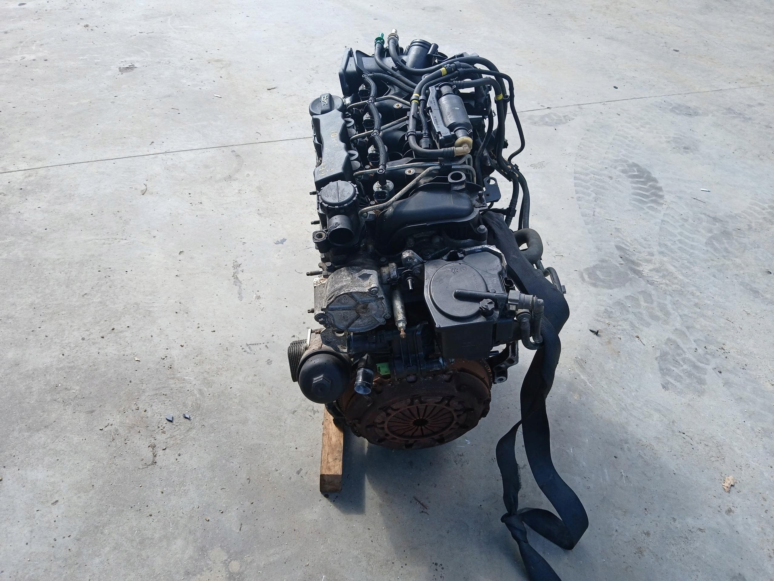 Motor 1.6 HDI 9H02 para Citroën Berlingo II 2008 usado 4