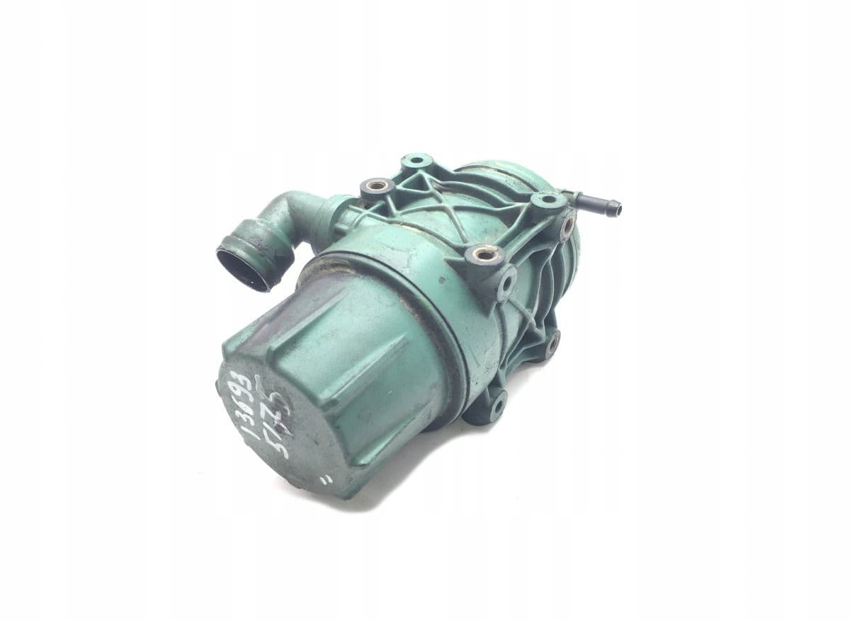 21719553 Volvo Carcasa del filtro de ventilación del cárter usado 2