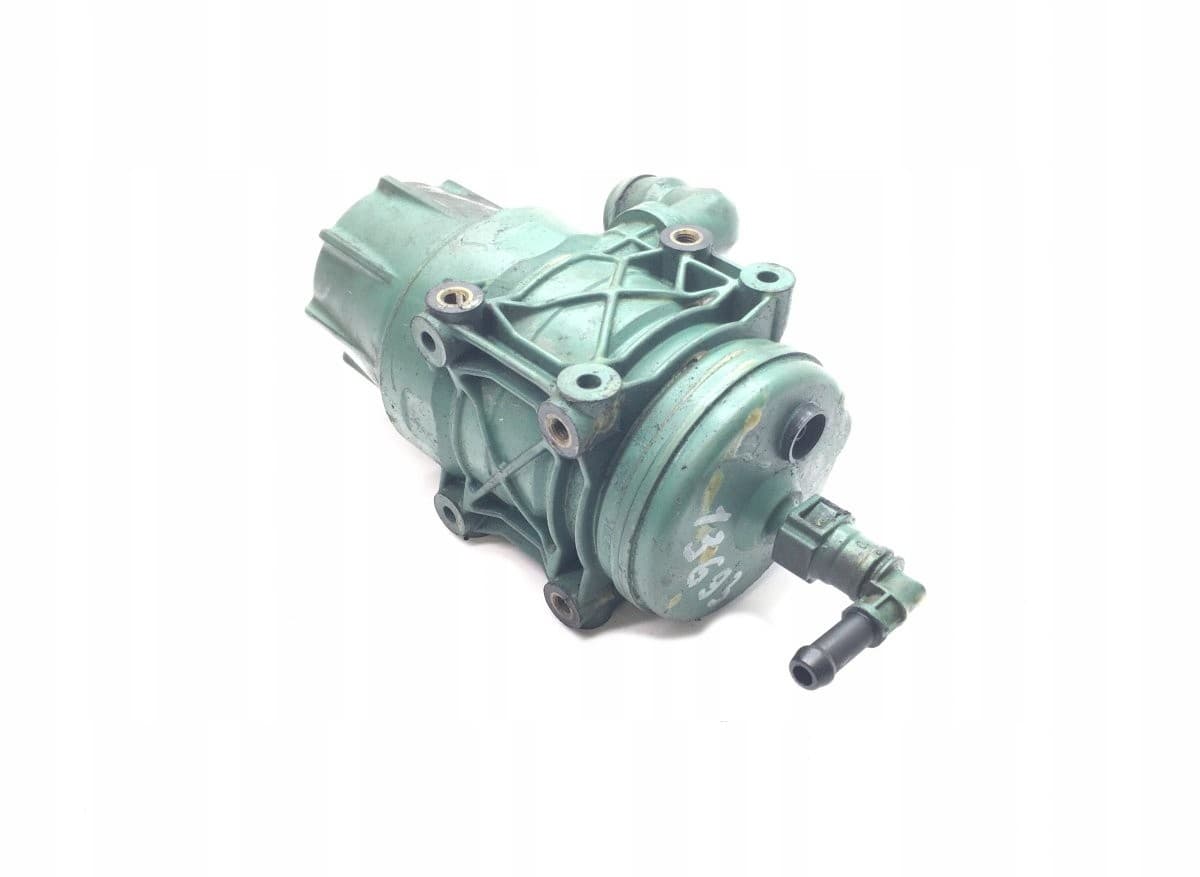 21719553 Volvo Carcasa del filtro de ventilación del cárter usado 3